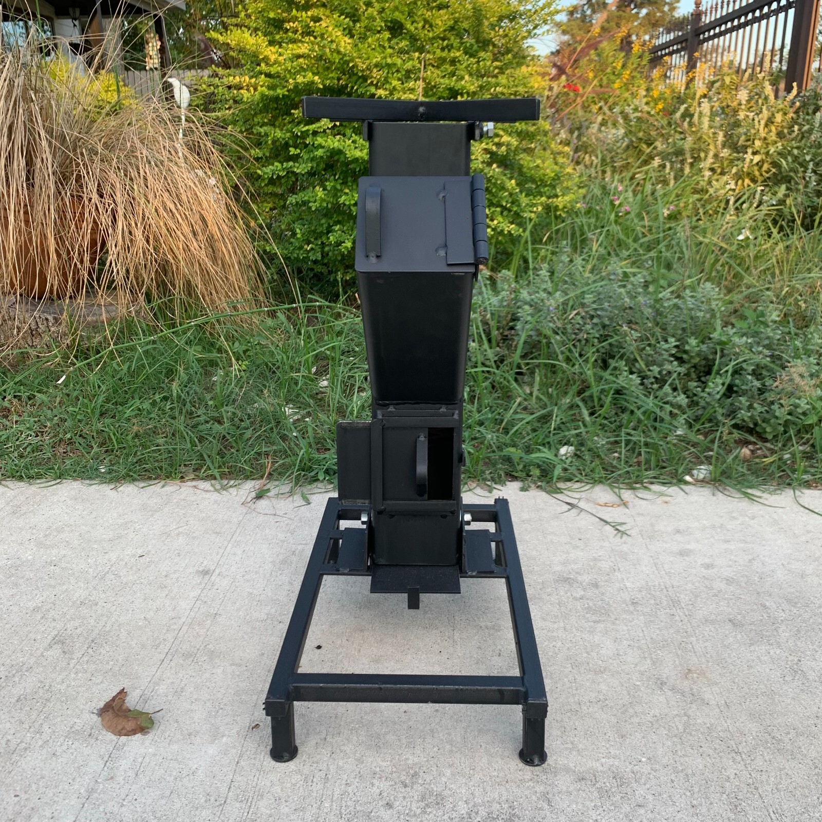 LAREDOS BLACKSMITHS PORTABLE ROCKET STOVE 2YRS WARRANTY