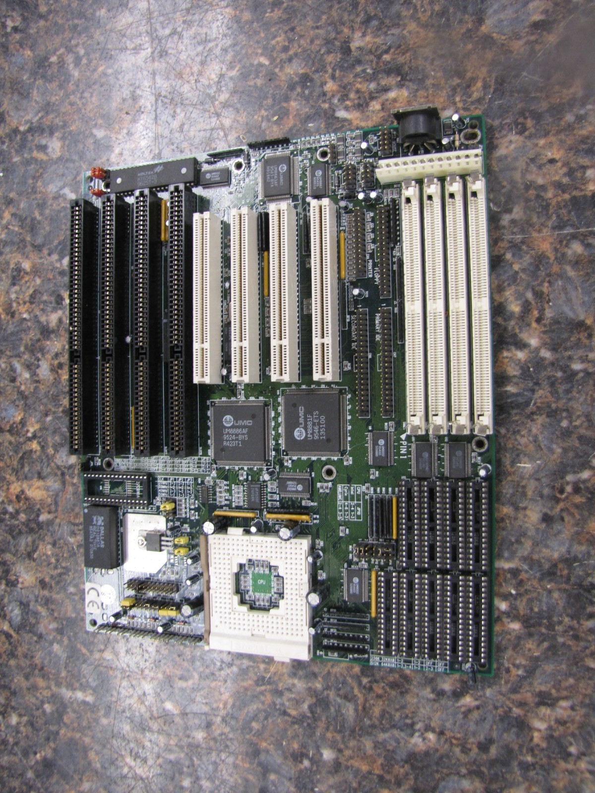 Vintage Socket 3 Baby-AT Motherboard UMC UM8886AF/UM8881F Chip - new condition!