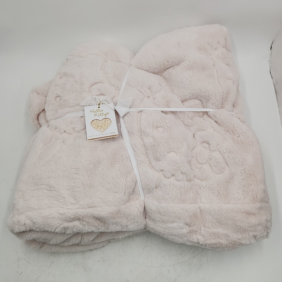 NEW Pottery Barn Hello Kitty Bean Bag Chair Slipcover Only. Blush