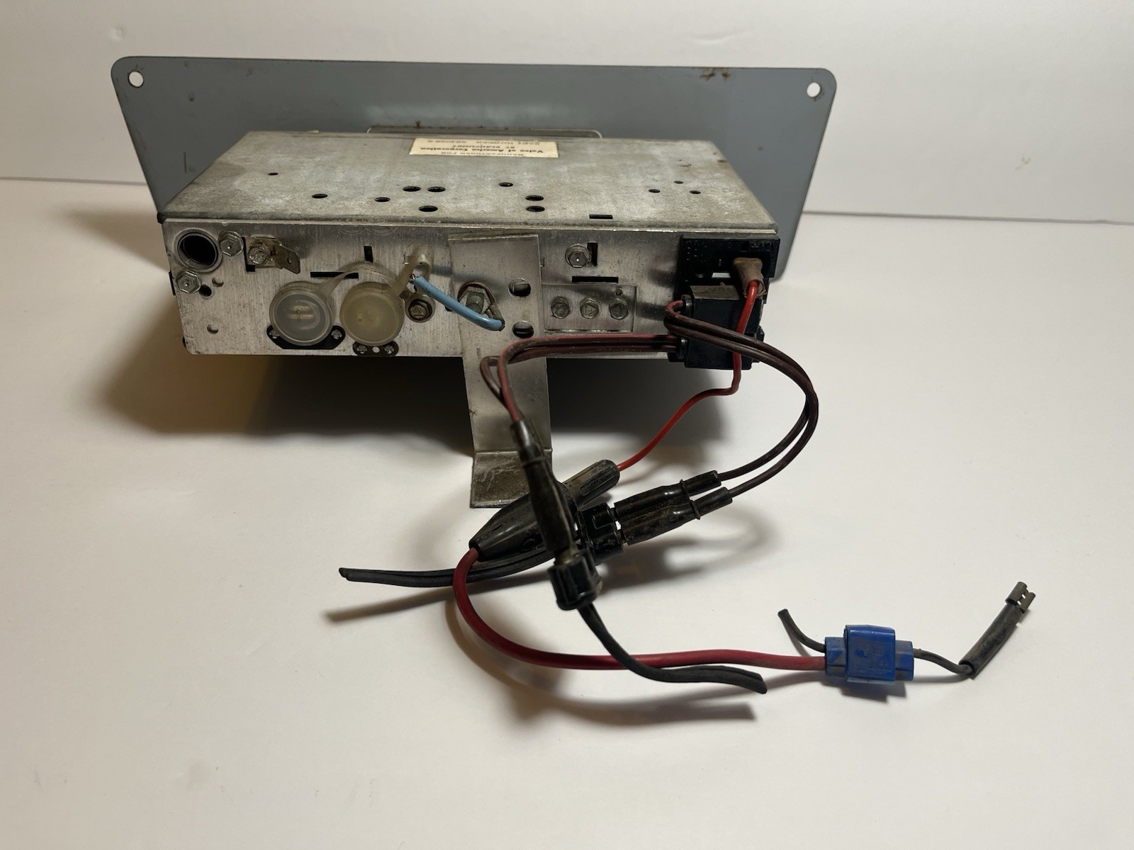 Vintage Blaupunkt Volvo AM/FM Stereo Radio Model 284028-8 - Untested