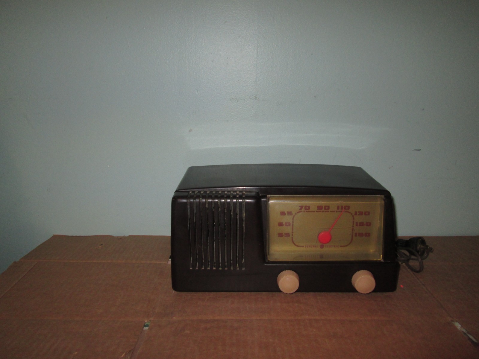 1950 General Electric GE Model 400 AM 5 Tube Radio Vintage