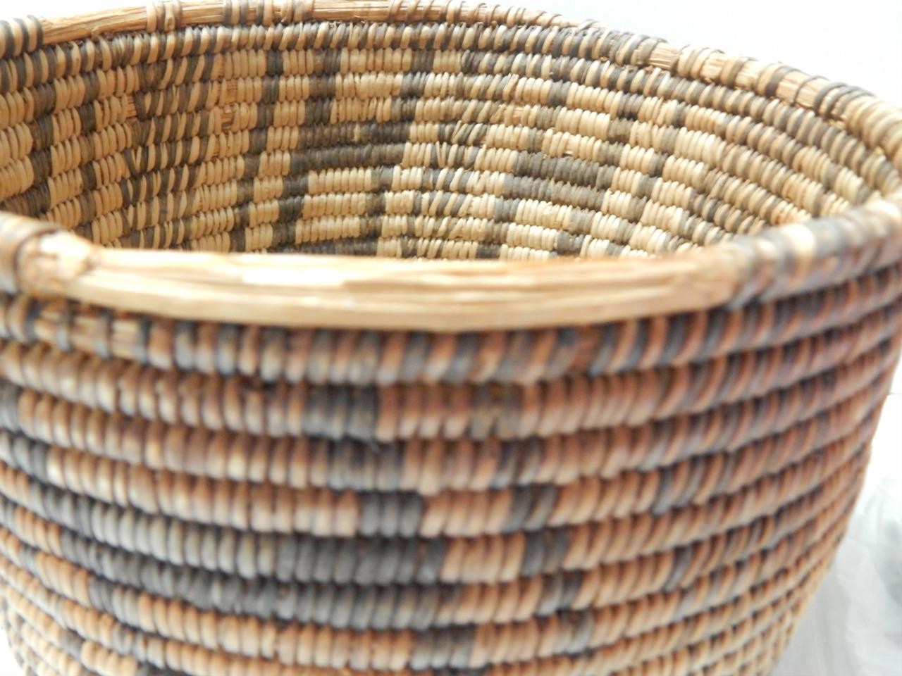 LARGE c1890s ANTIQUE PIMA INDIAN BOWL FORM BASKET - DYNAMIC DESIGN