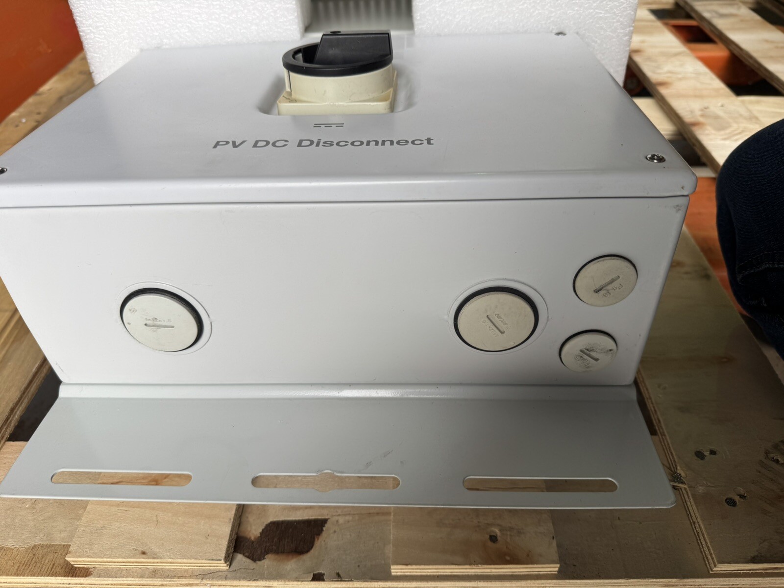 ABB Photovoltaic Grid Tied Inverter Model PVI-4.2-OUTD-S-US-A Refurbished