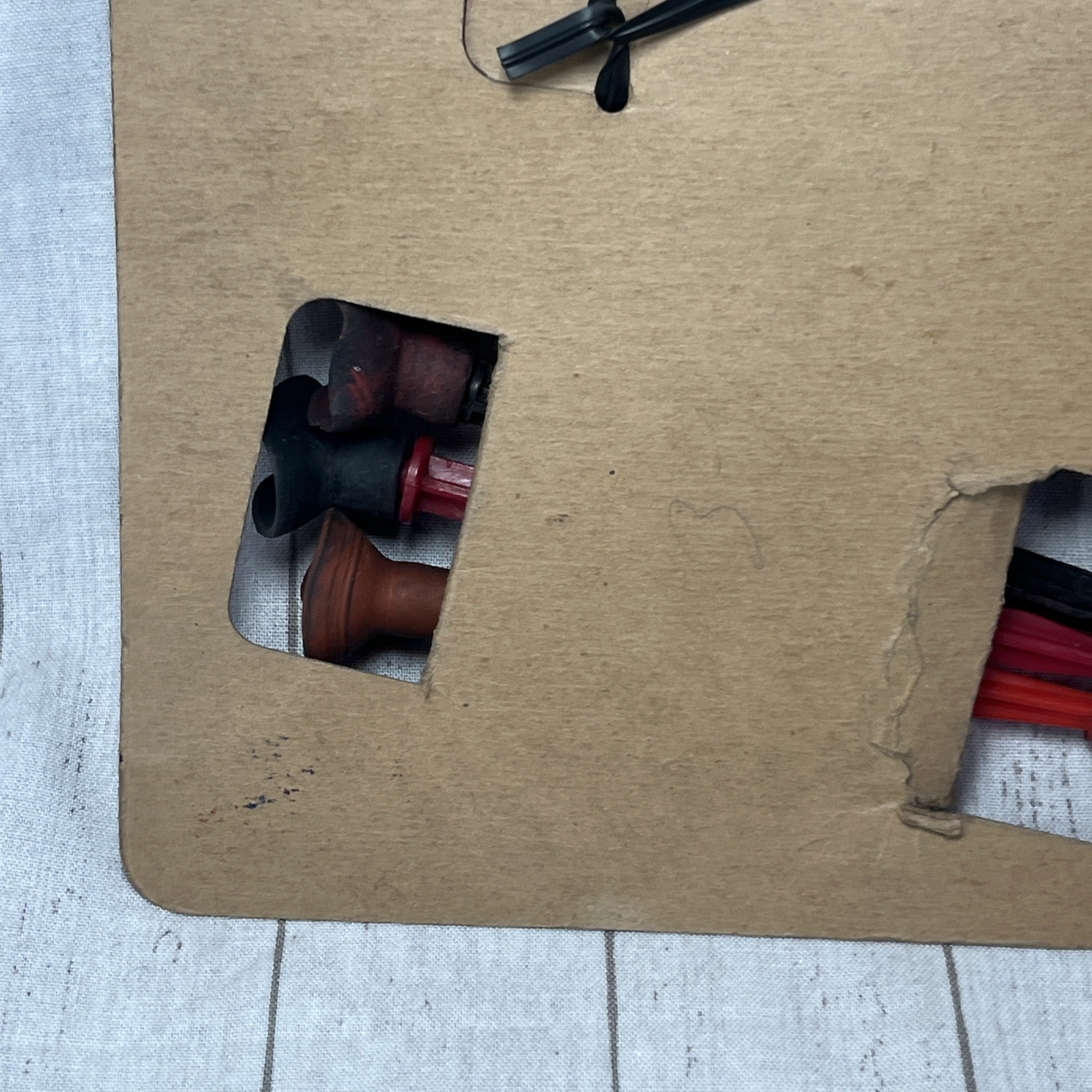 Vtg Wyandotte Toys USA Hard Plastic Red Toy Dart Gun, Darts And Packaging READ