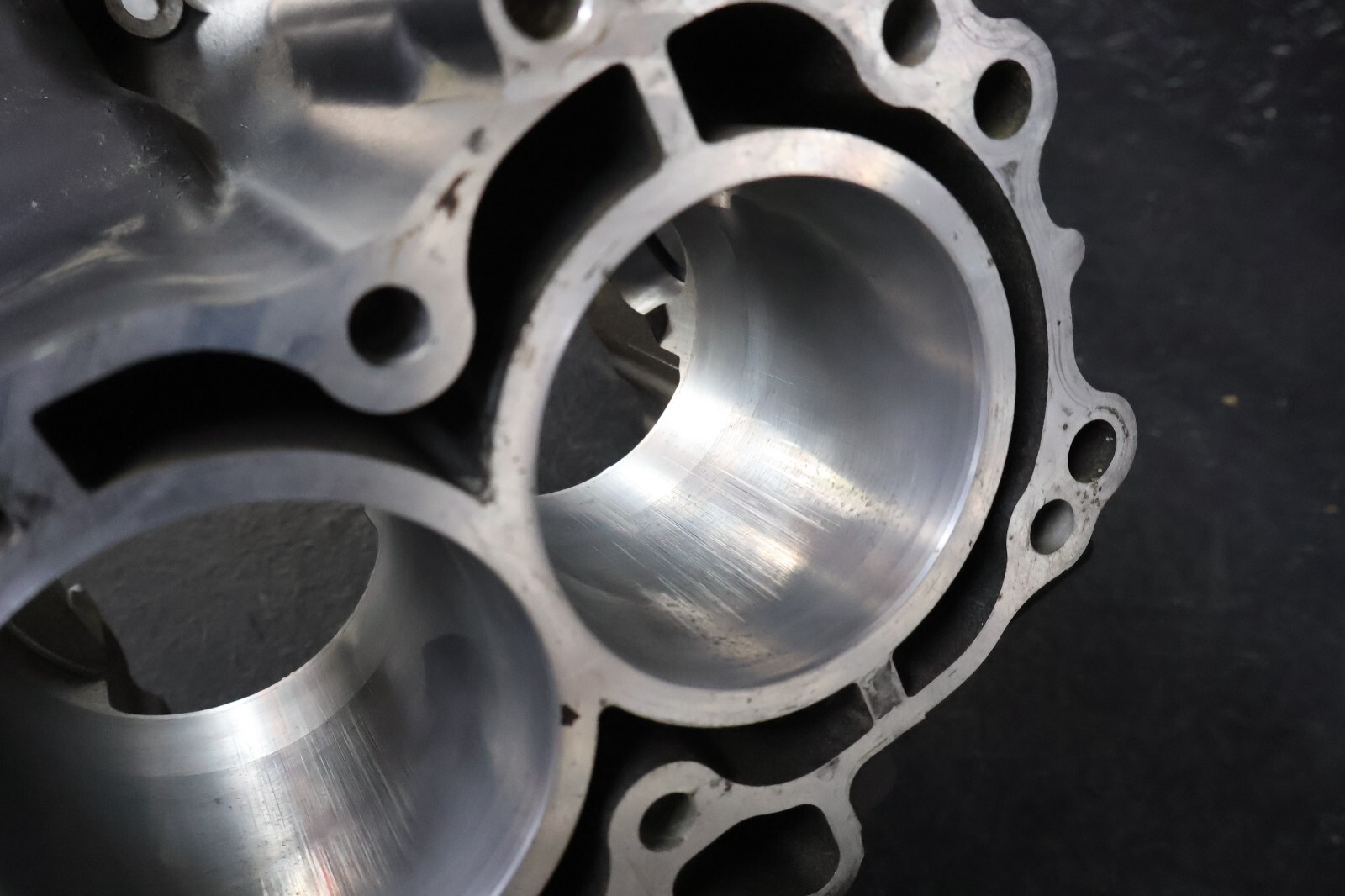 HONDA 2007 CBR1000RR CBR1000 ENGINE CYLINDER MOTOR BLOCK UPPER CRANKCASE