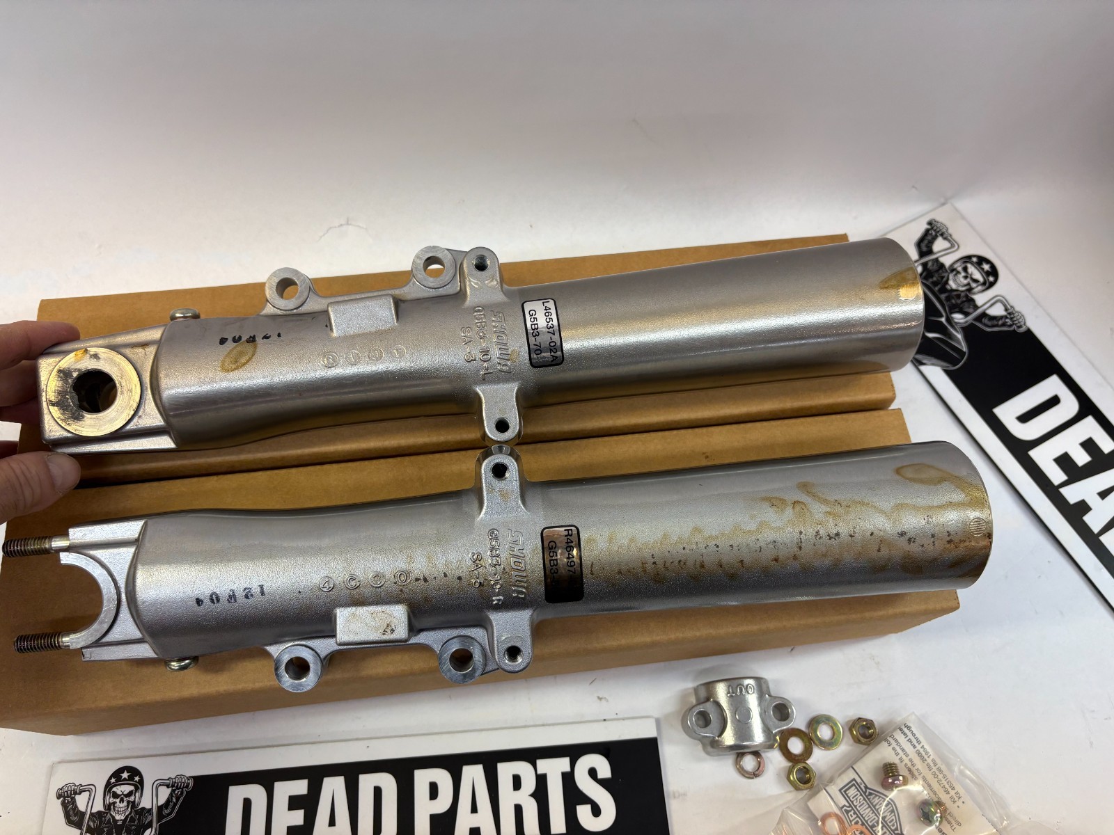 Harley OEM 41mm dual disc Touring lower fork legs sliders 46497-02A LooK