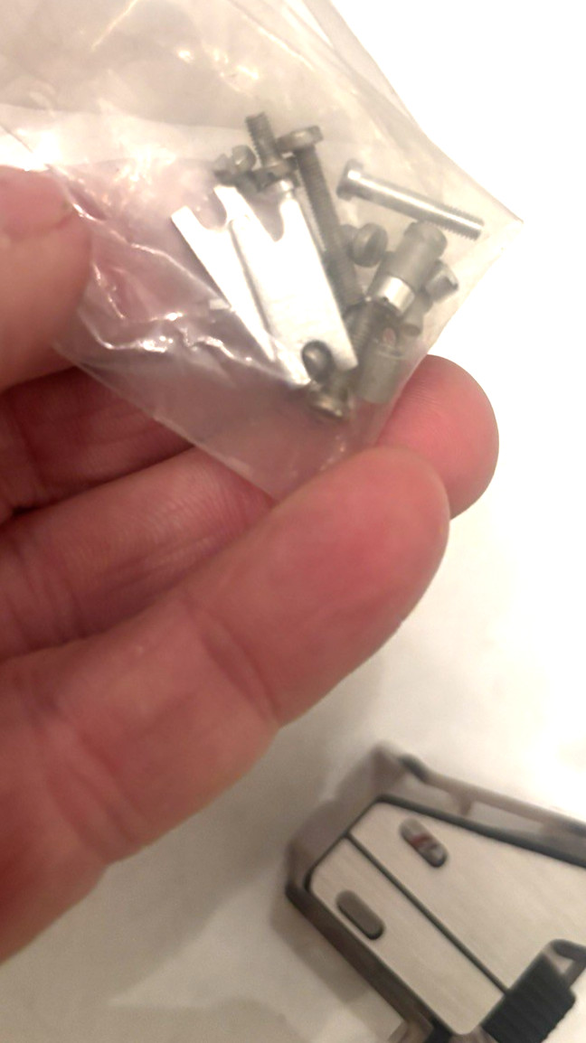 VTG PHILIPS TURNTABLE HEADSHELL NOS - FOR 677 777 877 ? 4822 402 60627 **