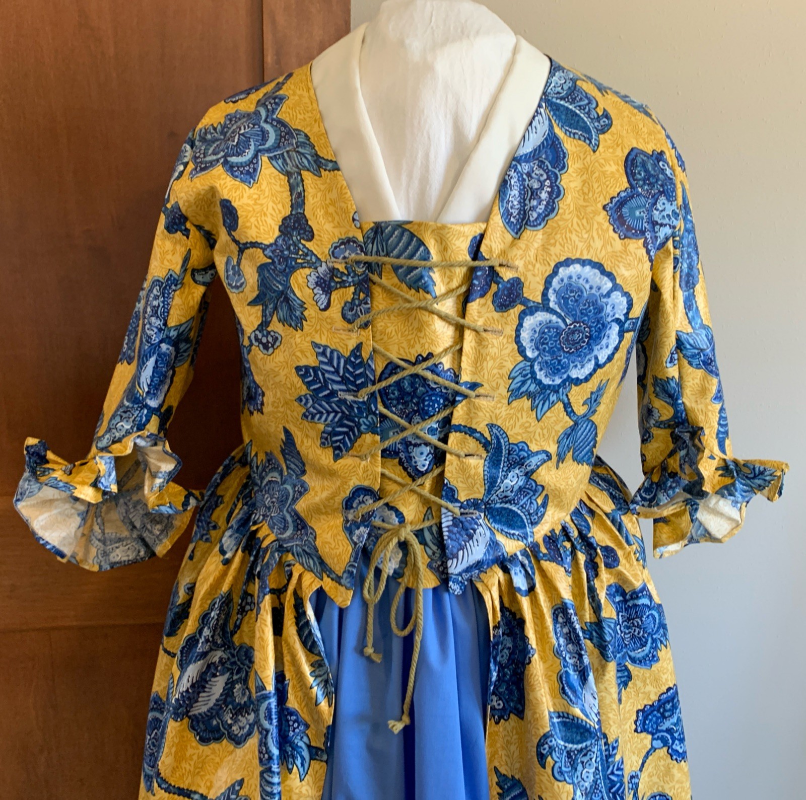 XL Outlander, Colonial/Rev War, Jacobean Botanical Cotton Overdress/Gown NWOT