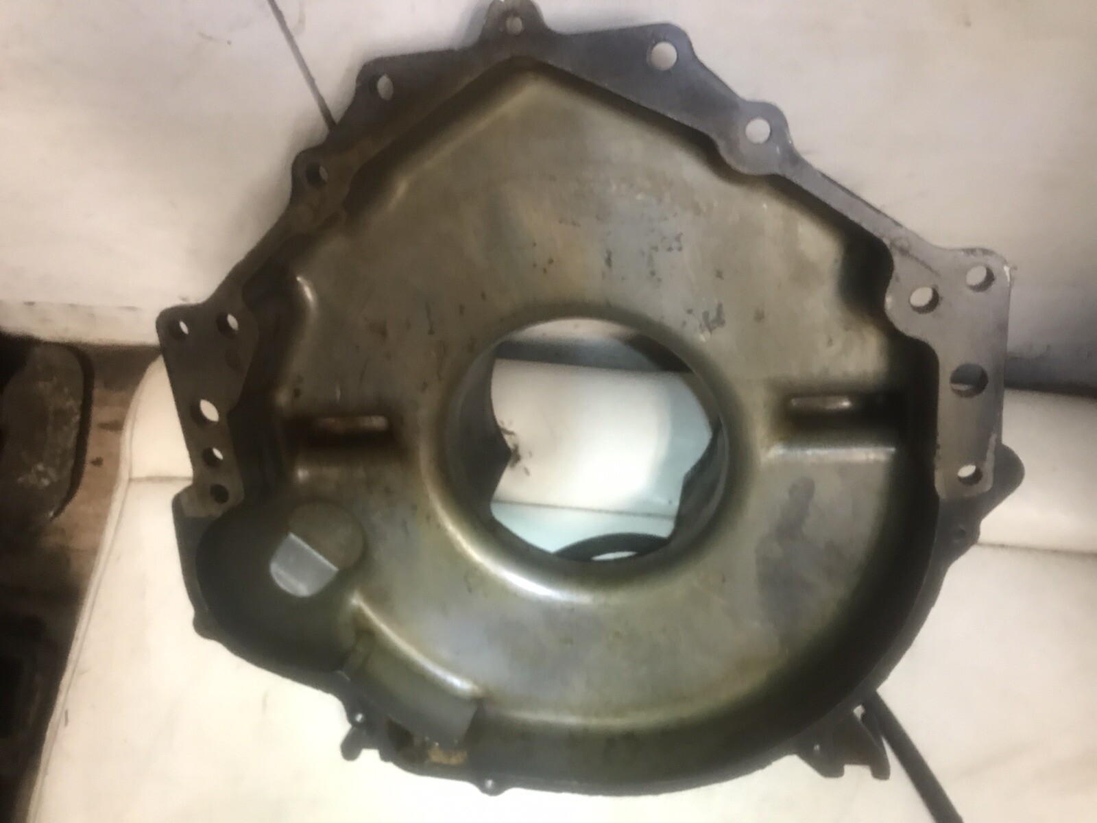 OMC Cobra Flywheel Housing 2.3L 913283 cover bell housing 2.3 ford