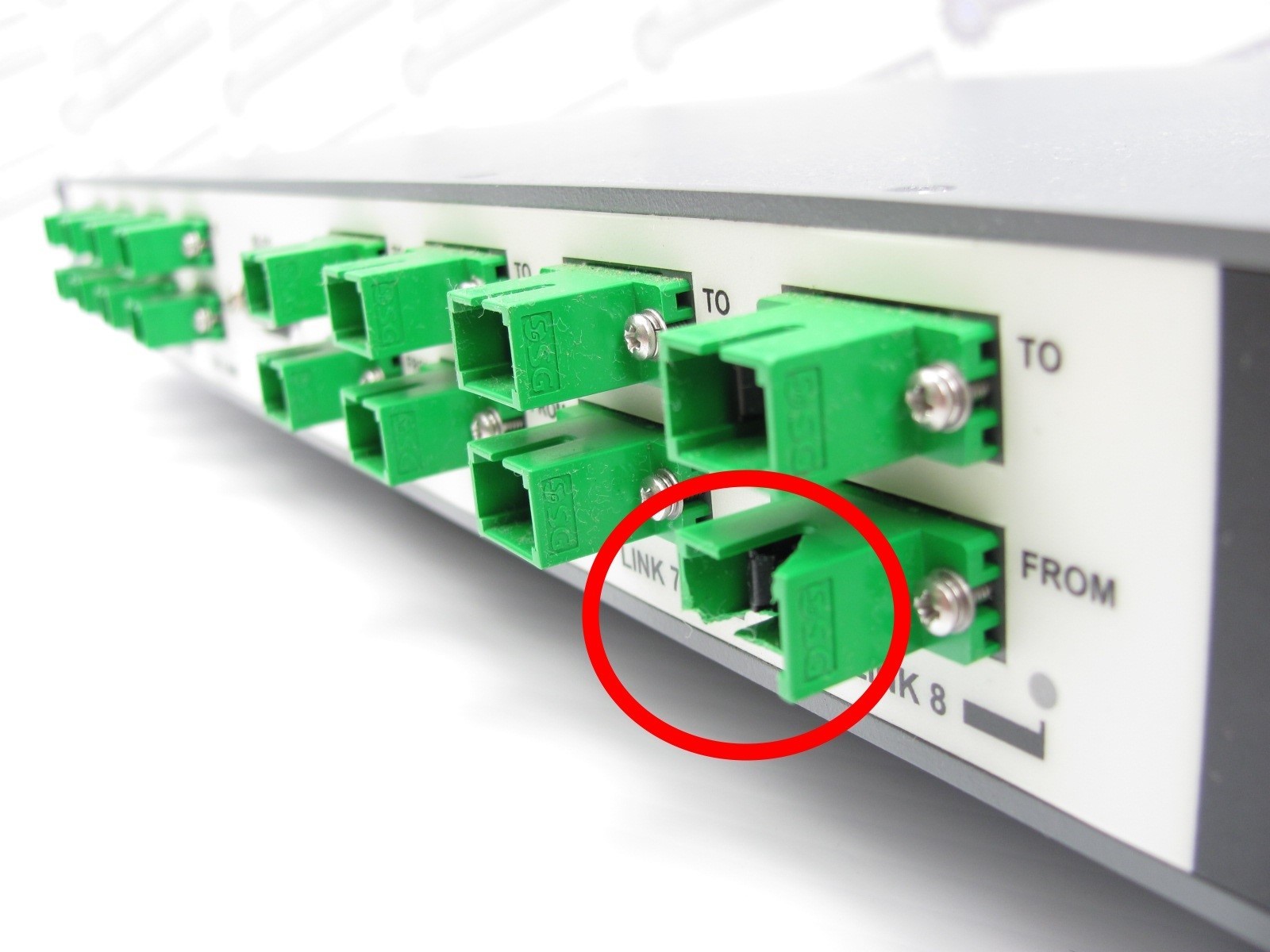 CORNING - W8-B8U 8-PORT BASE UNIT MOBILE ACCESS - 8 x SC/APC optical 1RF -TESTED