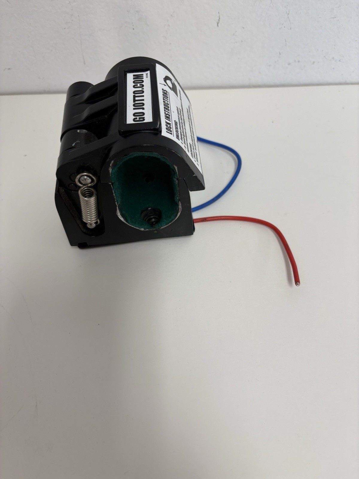 Jotto Shotgun Medium Gun Lock 12V Uses handcuff key not included