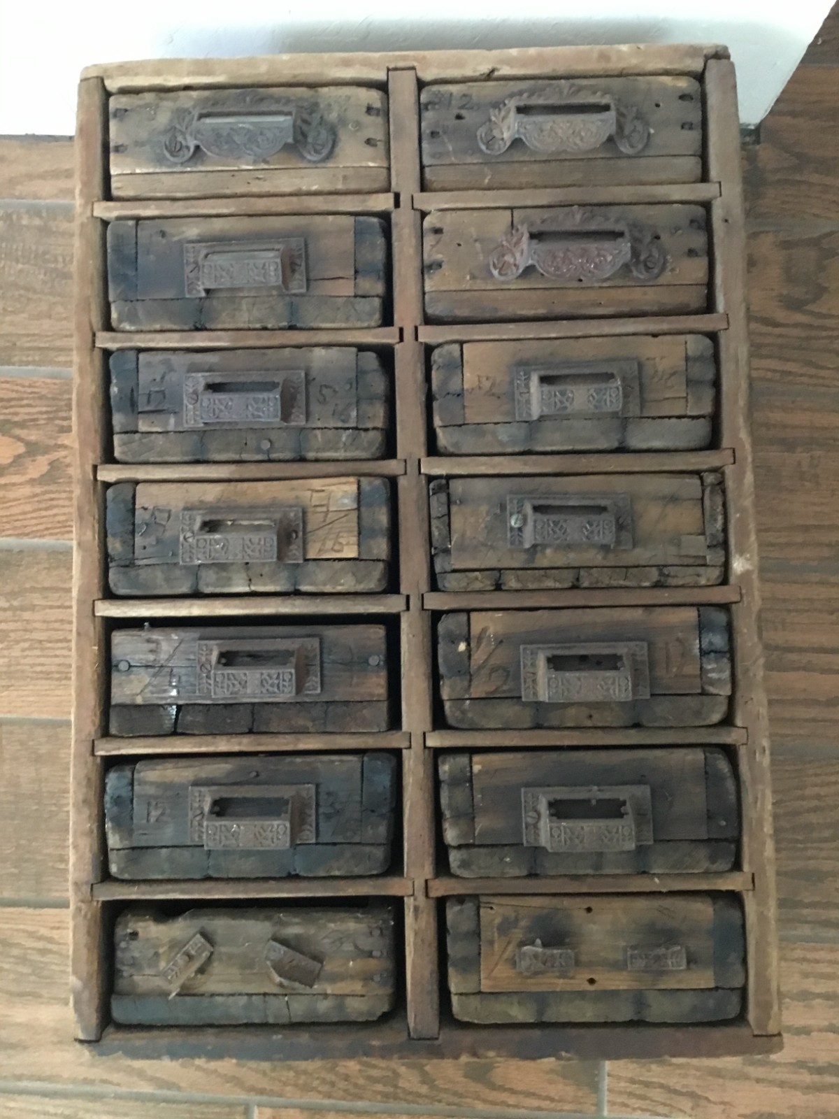 ANTIQUE APOTHECARY / HARDWARE STORE 14 DRAWER WOODEN CABINET "LOOK"