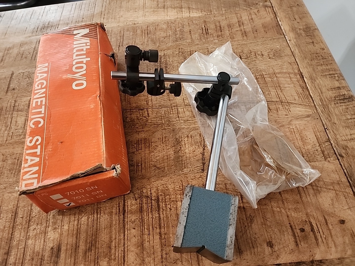 Mitutoyo 7011BN Magnetic Stand Indicator Holder