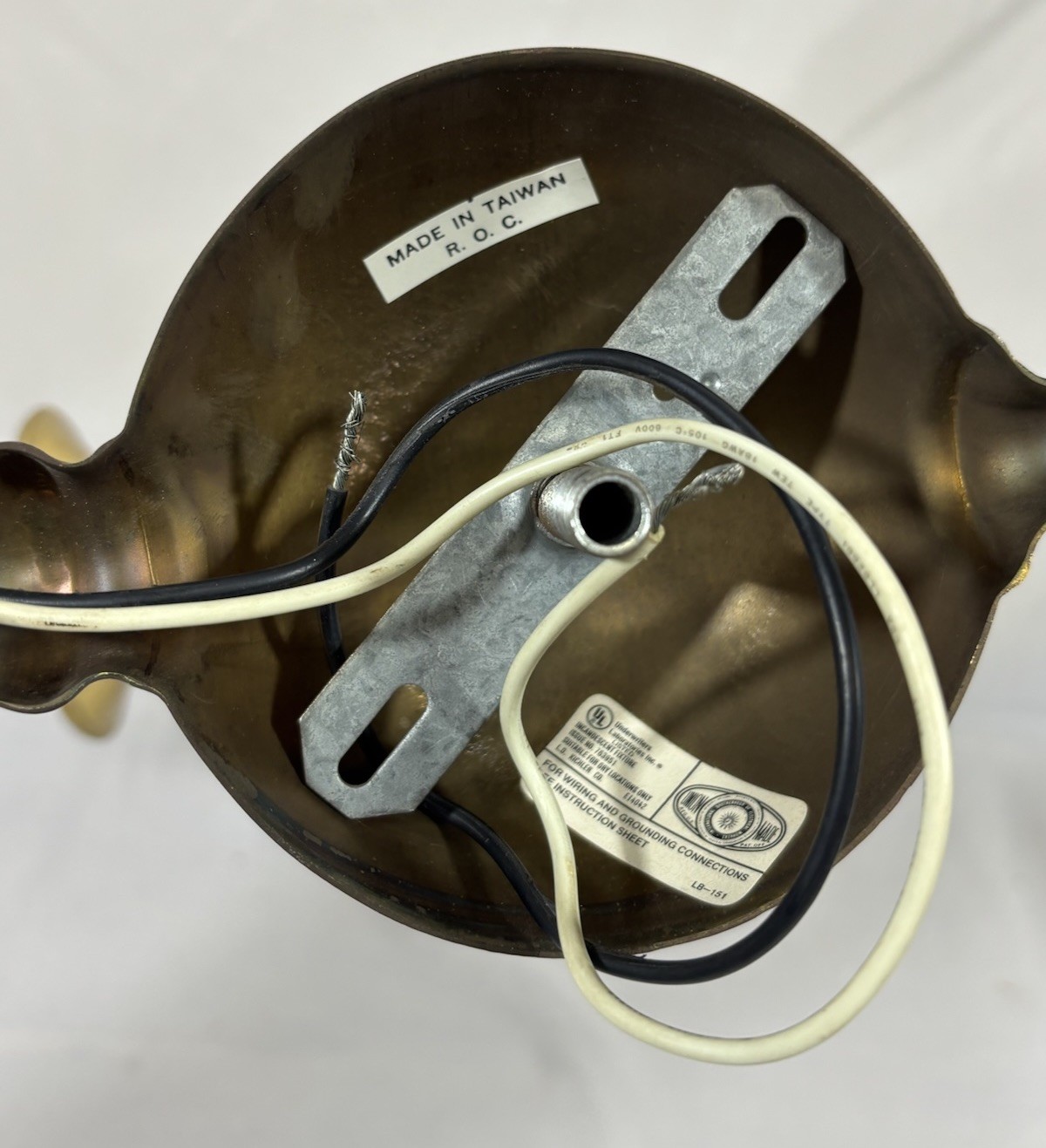 Vintage NOS Kichler Colonial Style Brass Wall Sconce Light Fixture 13.25"H