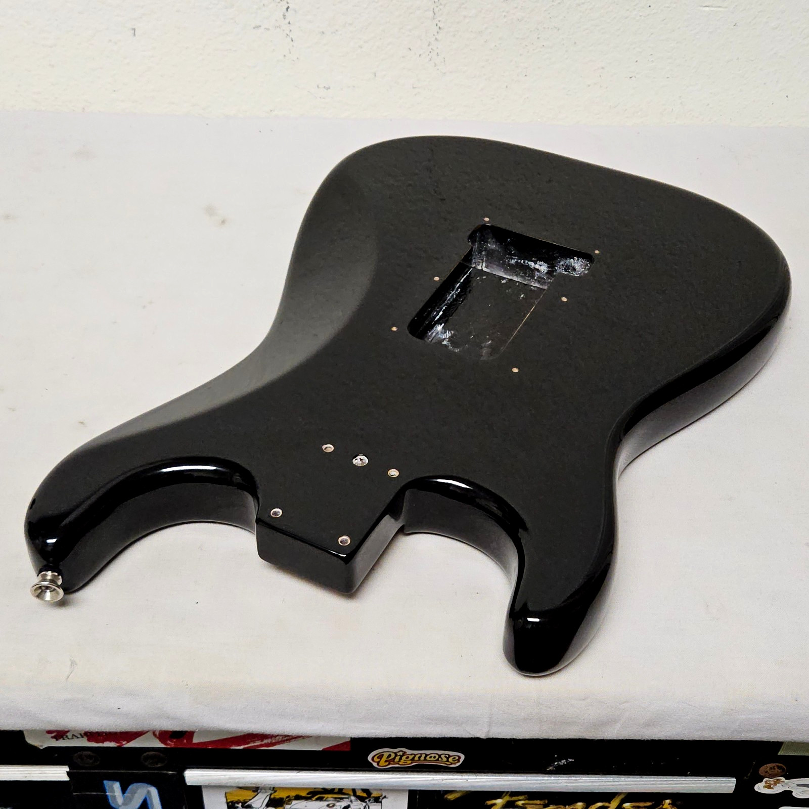 2016 Fender American Standard Strat Alder Body Gloss Black - USA Stratocaster