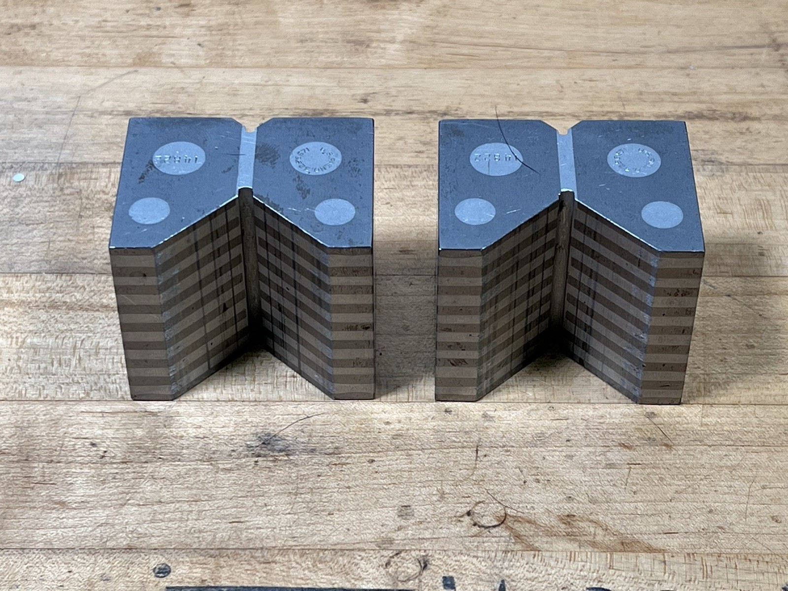 Mitutoyo 181-941 Magnetic Universal Chuck V-Blocks Drill Mill Machinist Tool