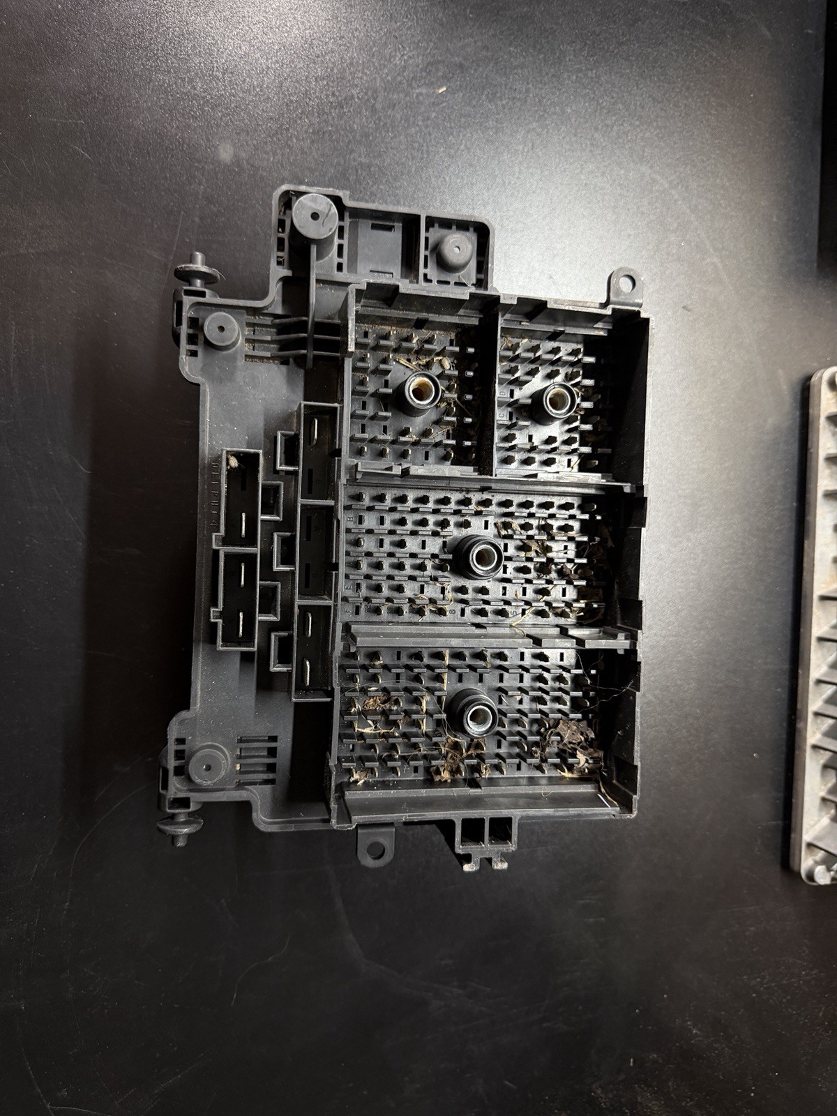 2003-2005 Chevrolet Silverado GMC 1500 4.8l 2wd Fuse Box 15201928-01