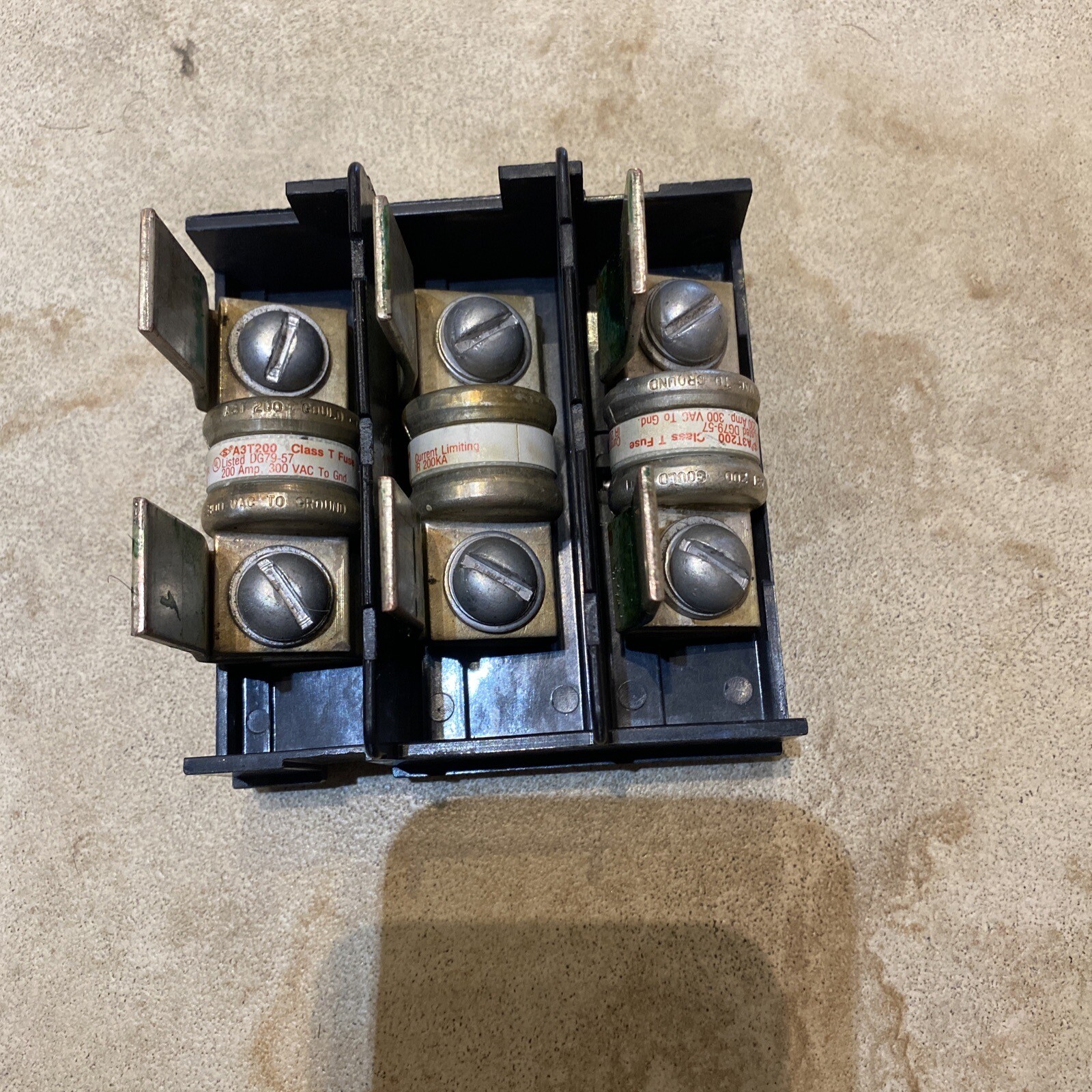 BoltSwitch PT324 PullOut 200A 3Pole 240V Included Fuses Shipping Same Day.