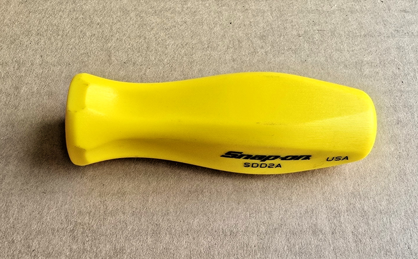 SNAP-ON TOOLS CLASSIC YELLOW HARD PLASTIC SCREWDRIVER HANDLE SDD2A DISCONTINUED