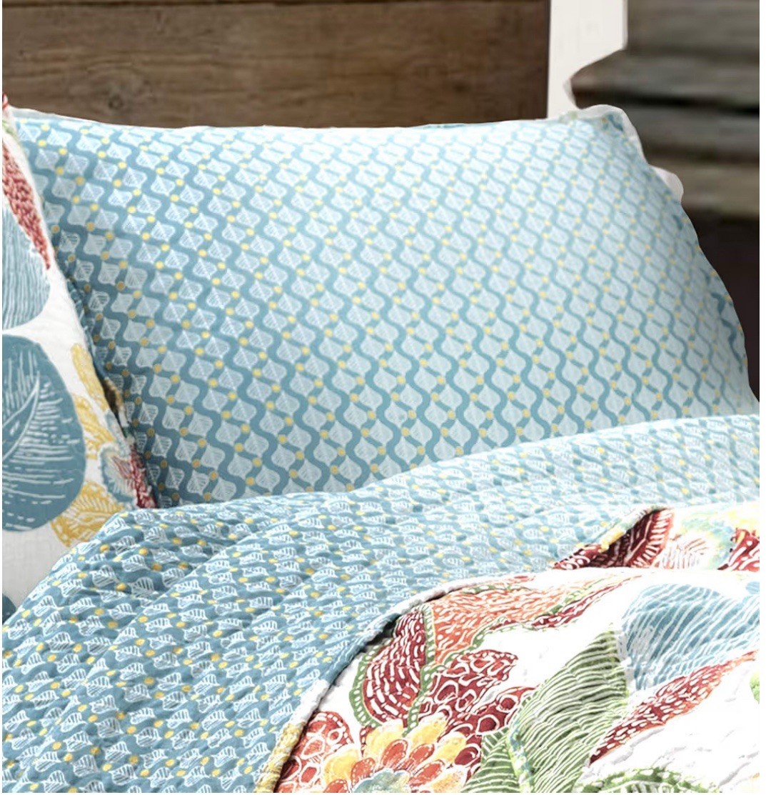 Layla Quilt Floral Leaf Print 3 Piece Reversible Bedding Set, Full/Queen-Ora/Blu