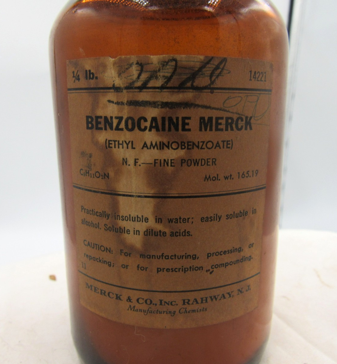 1950's Merck & CO Rahway NJ Benzocaine 5" Amber Medicine bottle
