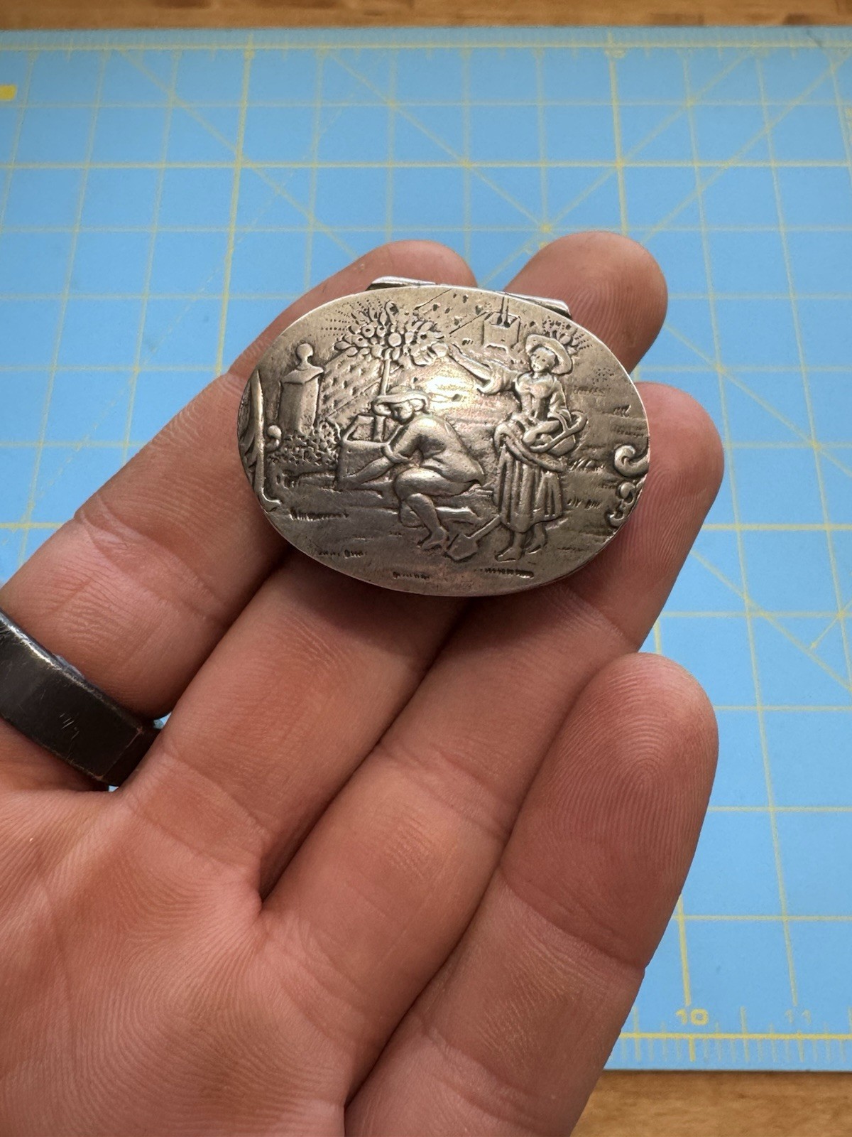 Hanau German 800 Silver Snuff Box – Friedrich Reusswig c.1903–1926 – Repoussé