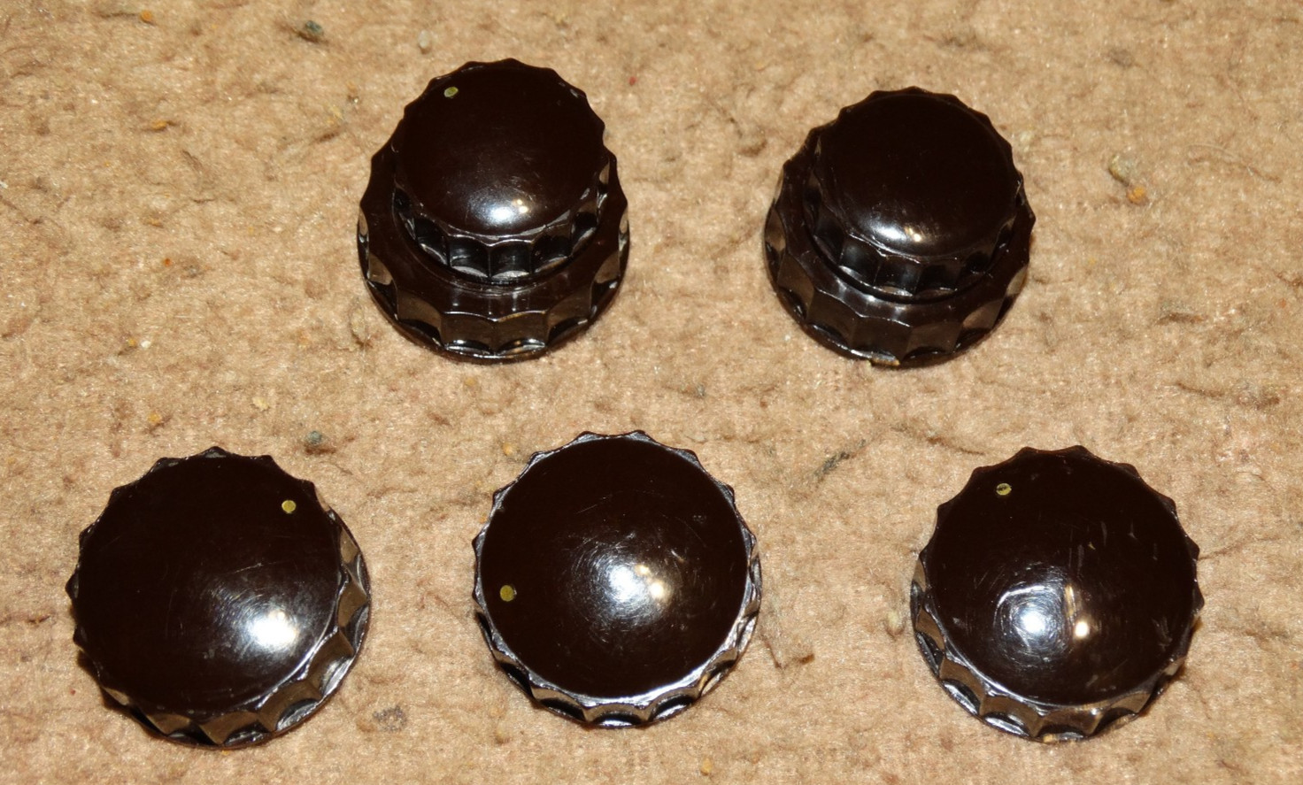 ZENITH High Fidelity Model #61 6 Piece Brown Fluted Knob set Very Good Condition