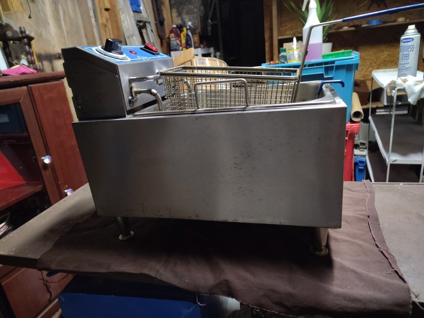 Globe PF10E Countertop Electric stainless steel Fryer,Manual Reset