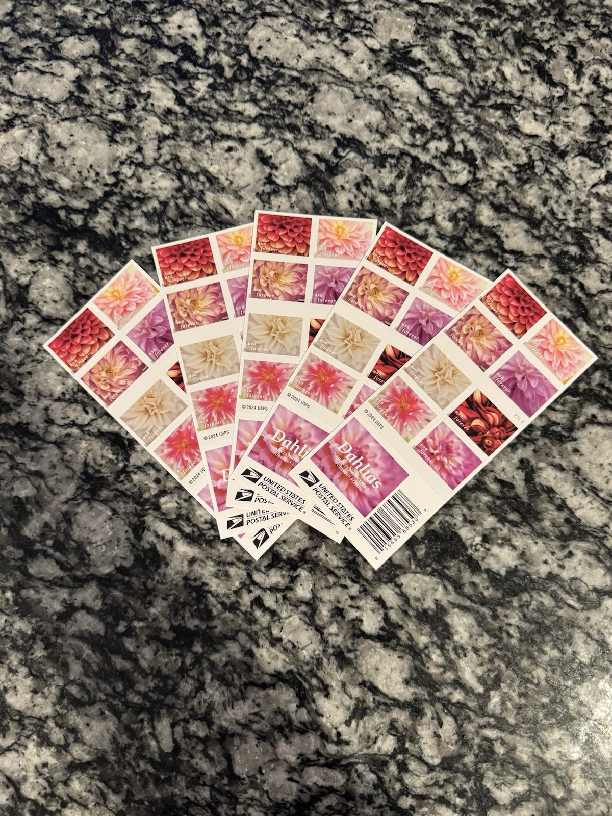 2025 USPS SHEET OF 20 FIRST CLASS LETTER STAMPS DAHLIAS 78¢