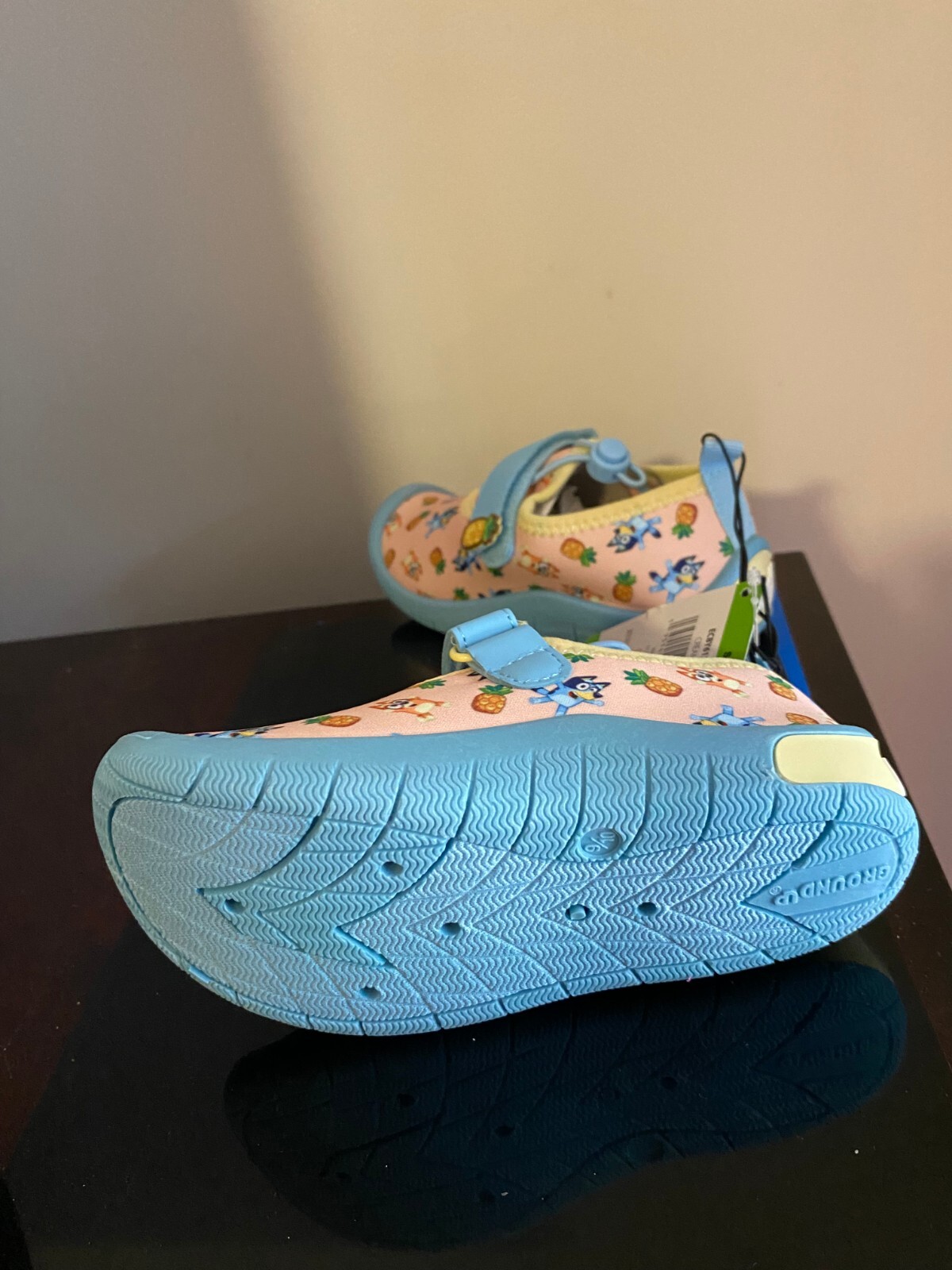 BRAND NEW TODDLER GIRLS SIZE 9/10 BLUEY WATER SHOES