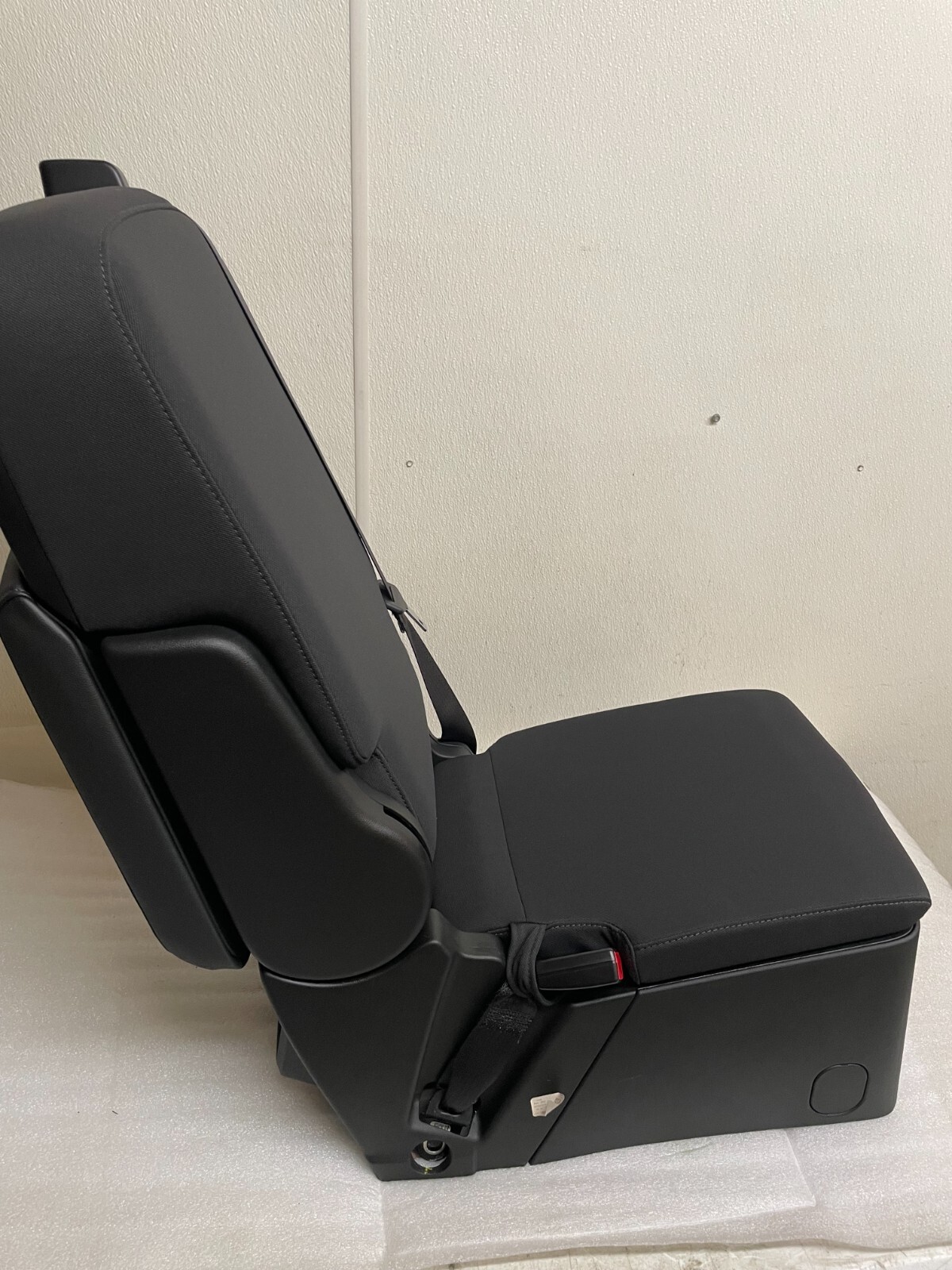 19-23 CHEVROLET TAHOE SILVERADO EBONY CLOTH CENTER JUMP SEAT WITH STORAGE...RARE