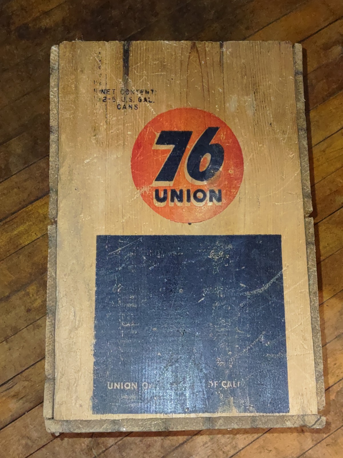 Vtg wooden crate for the Union 76 Oil Company of California (advertisement)