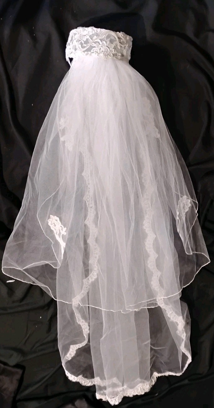 Vintage White 46 Inch Half Cap Lace Wedding Bridal Veil