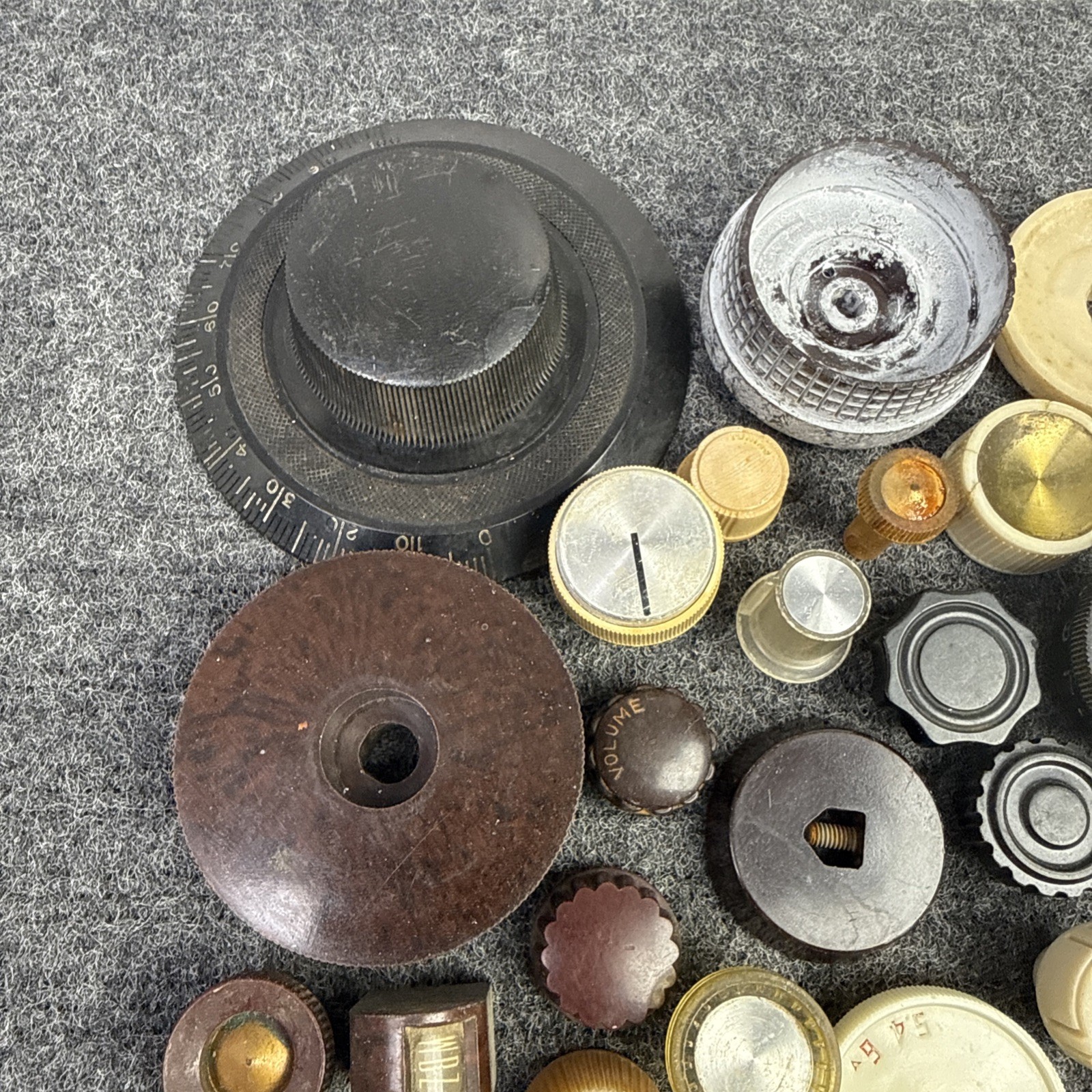 50+ Vintage Radio / TV / Equipment Knobs Used Midcentury Plastic Bakelite LOT