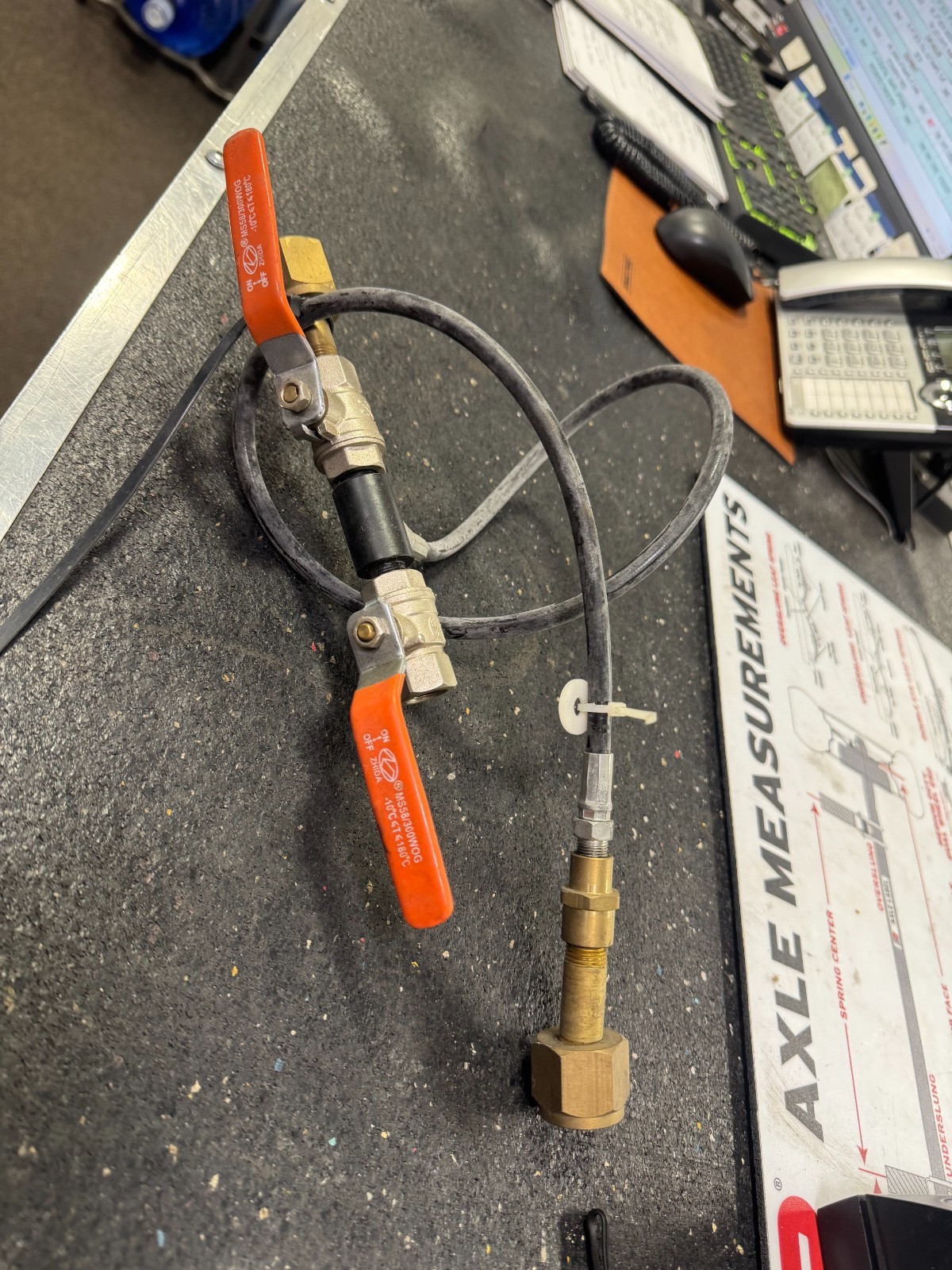 CO2 Fill Station Tank Bottle Refill  Dual Valve Lever Airshifter bottle etc