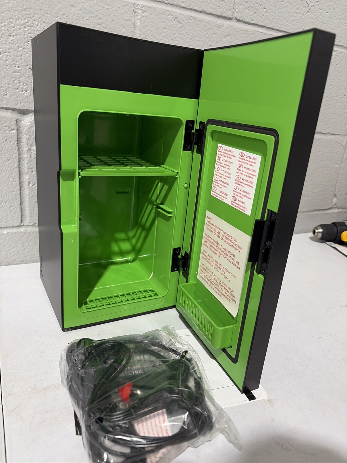 XBOX Series X 4.5L Replica Mini Desk Fridge (Thermoelectric Cooler) No Box