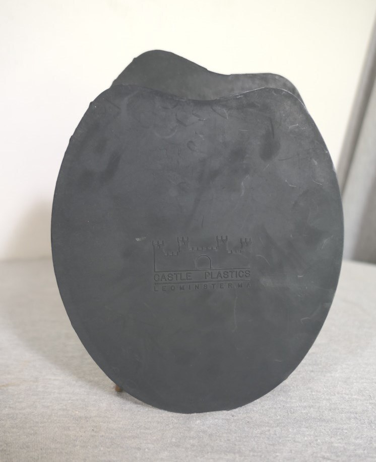 NEW Pair of Castle Plastics Size 4 Black Hard Rubber Horse Hoof Shoe Flat Pads