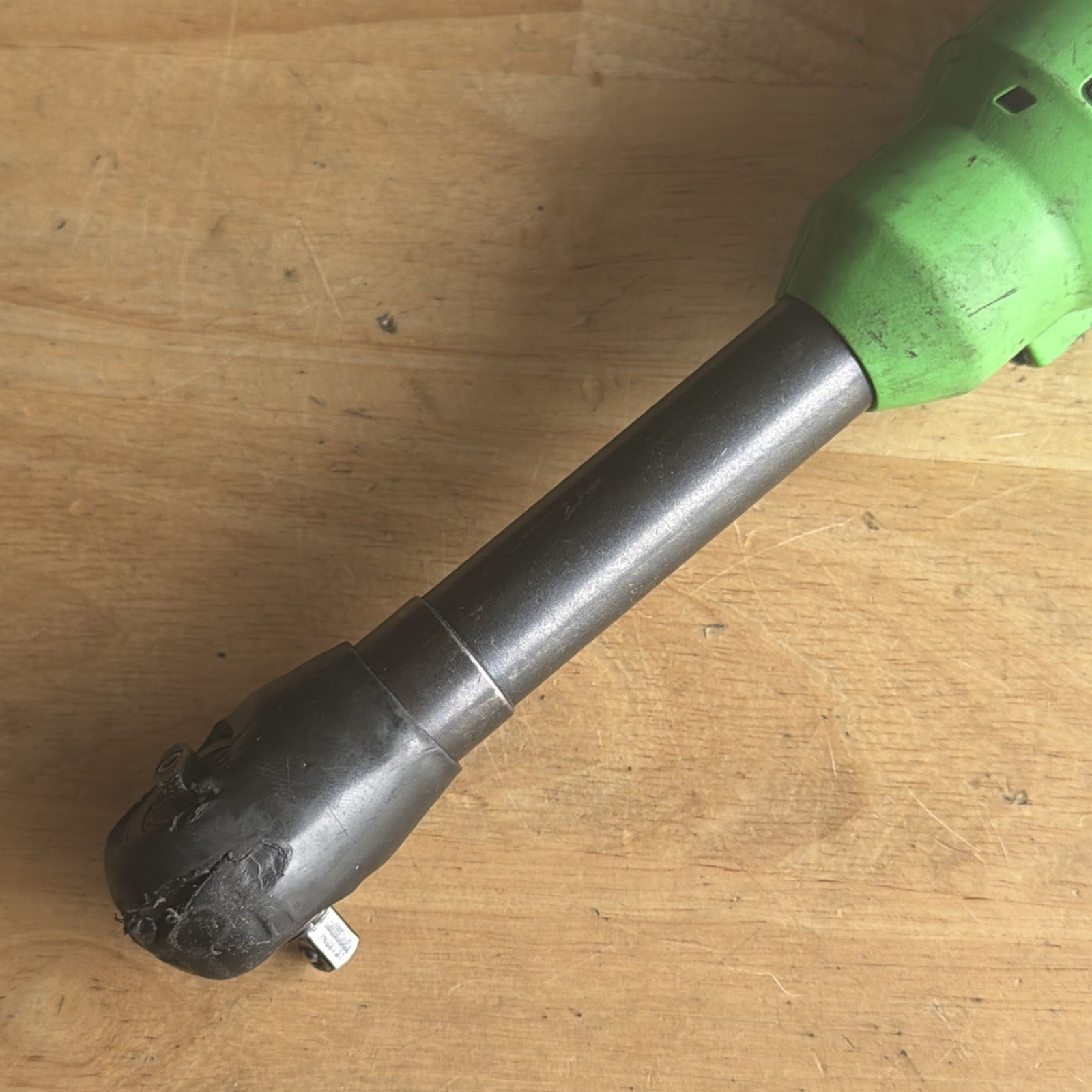 Snap On Tools Cordless Long Neck Ratchet 1/4" Drive Green W/ 1 Battery CTR717G