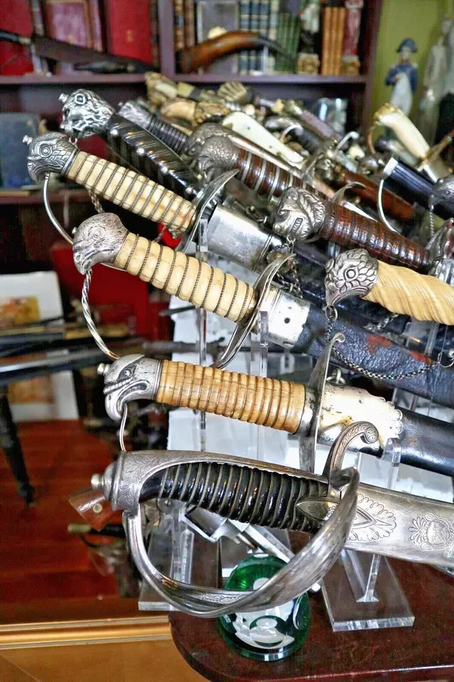 FRENCH INDIAN WAR REVOLUTIONARY WAR, GERMAN DOG HEAD SWORD CIRCA 1730-40