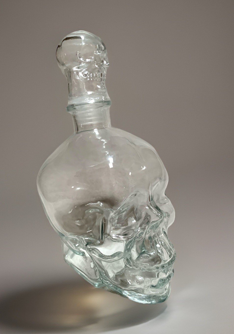 NEW 3D Figural Skull Clear Glass 26.5oz Decanter w/3D Mini Skull Stopper
