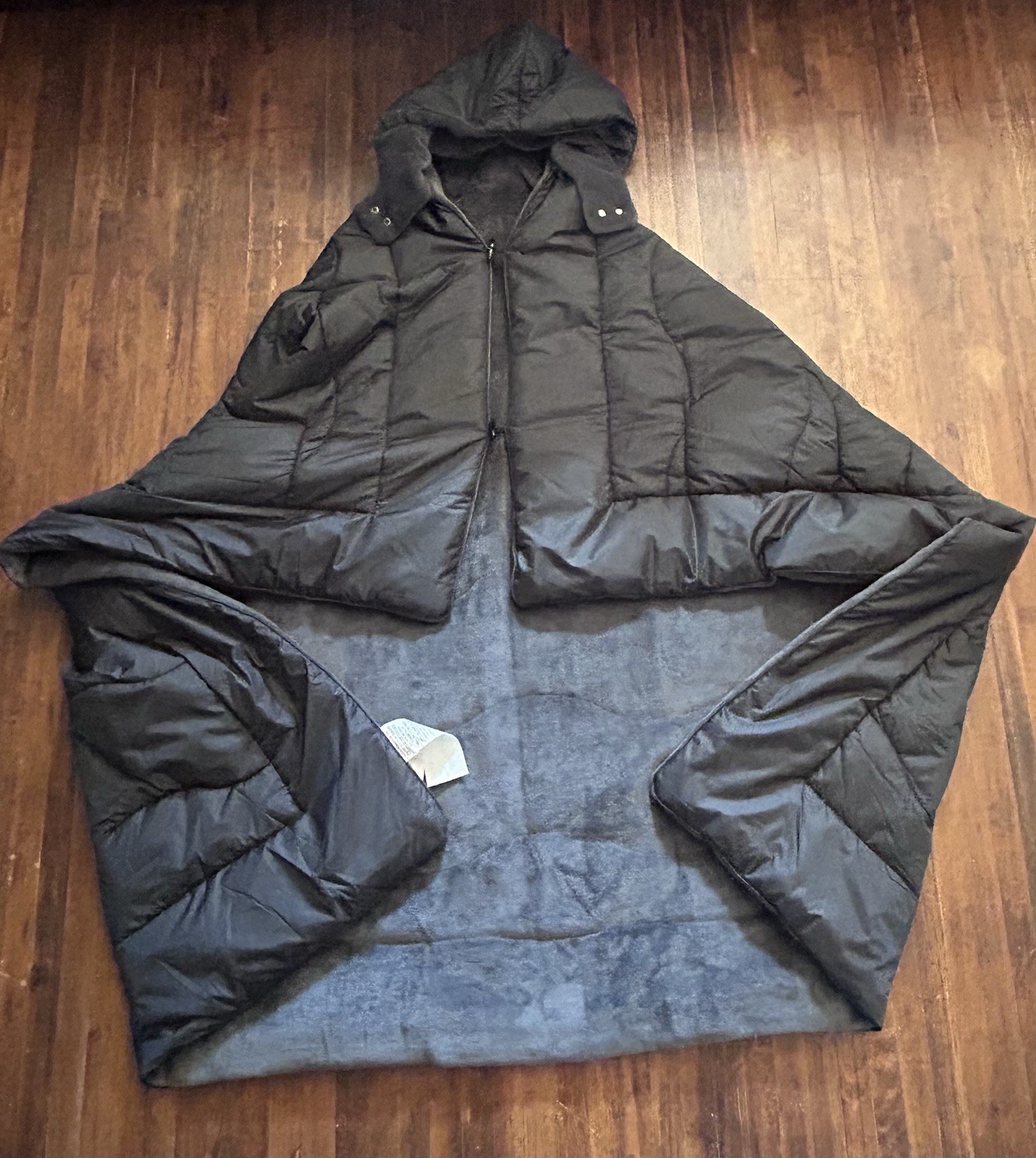 Below Zero Blanket Hooded Poncho Great For Camping Hiking Outer Is Waterproof