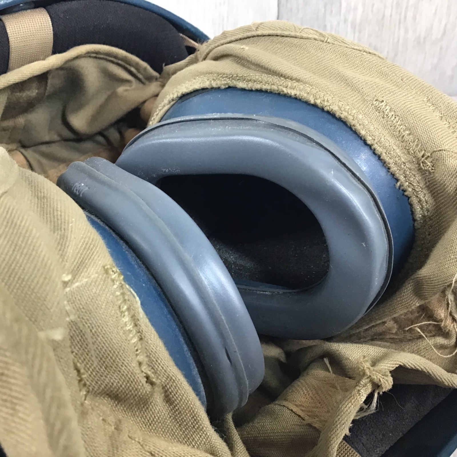 1982 Flight Deck Crewman's Helmet w/Ear Protection Size 7 1/4 MIL-H-81735 (AS)