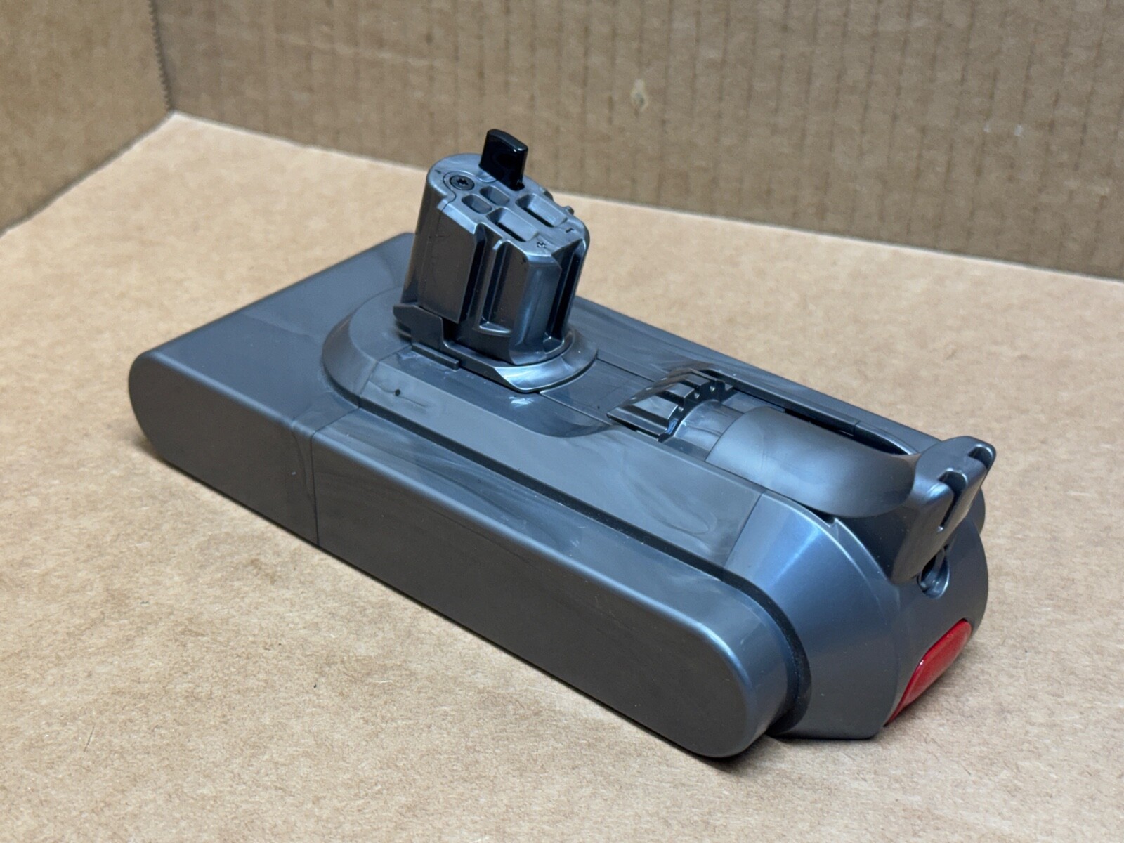 DYSON V15 OUTSIZE - SV47 / SV22 GENUINE OEM 3600mAh CLICK IN LI-ION BATTERY