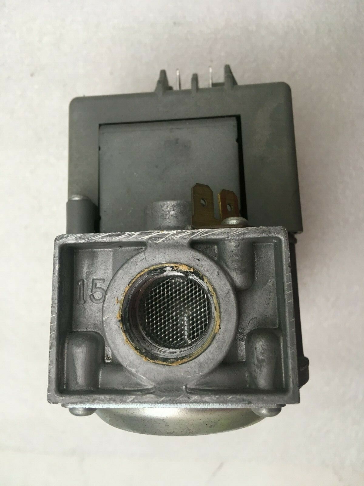 Honeywell VR8205S2395 Furnace Gas Valve 60-100394-02 used #G79