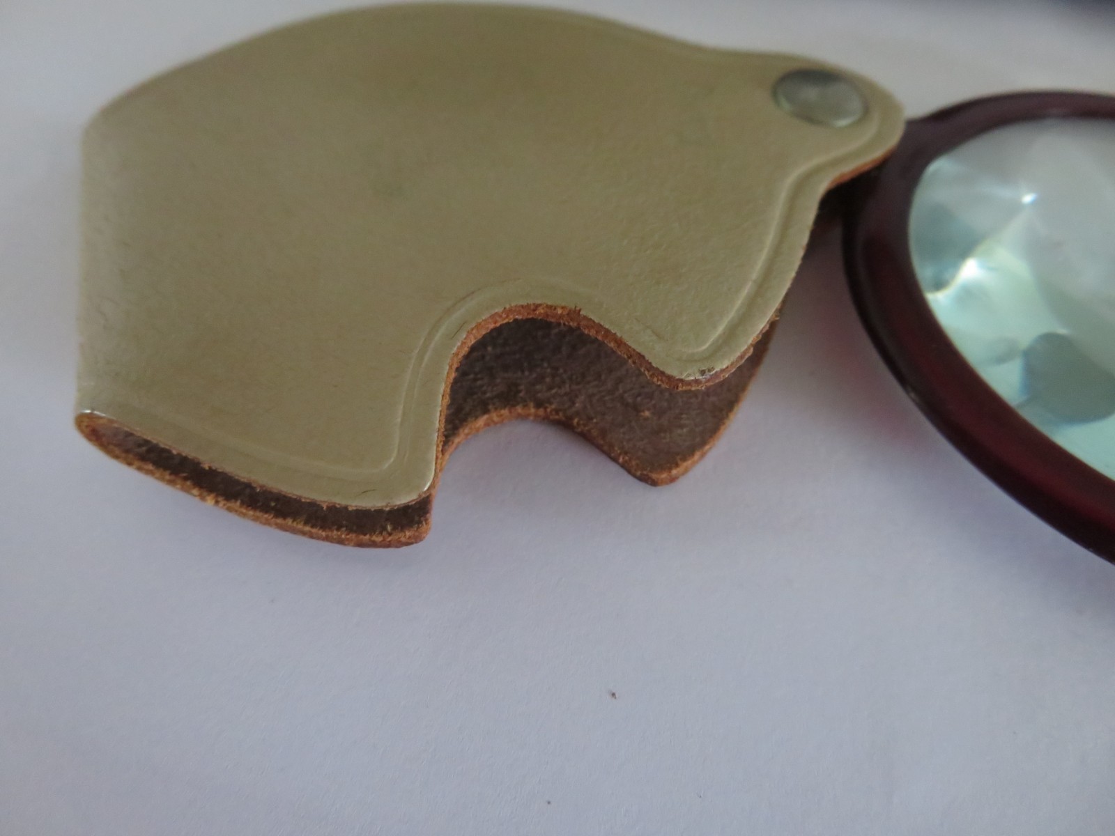 Vintage Whitman Bakelite Pocket Magnifier in Leather case with free shipping