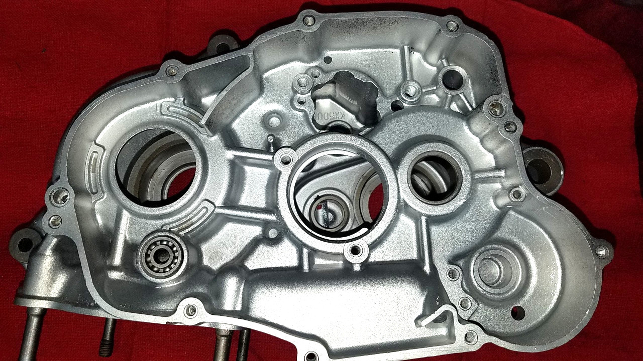 KX500 KAWASAKI 1987 (LOT AA) CRANKCASE SET CRANK CASE 14001-5295