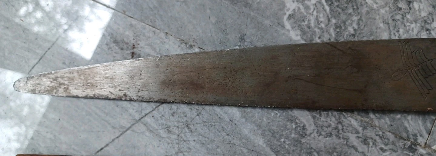 Antique Spanish Guerrero de la Costa short sword with scabbard