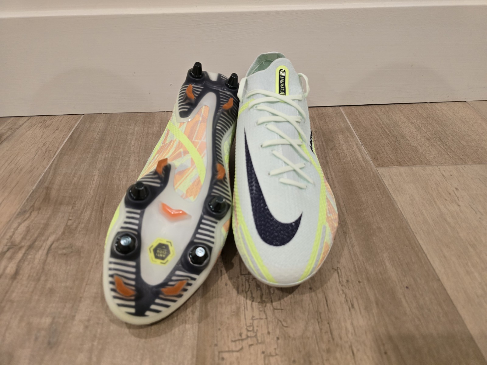 SZ 9.5...NIKE PHANTOM GT2 ELITE SG PRO ACC SOCCER CLEATS MENS...NEW...DC0753-344