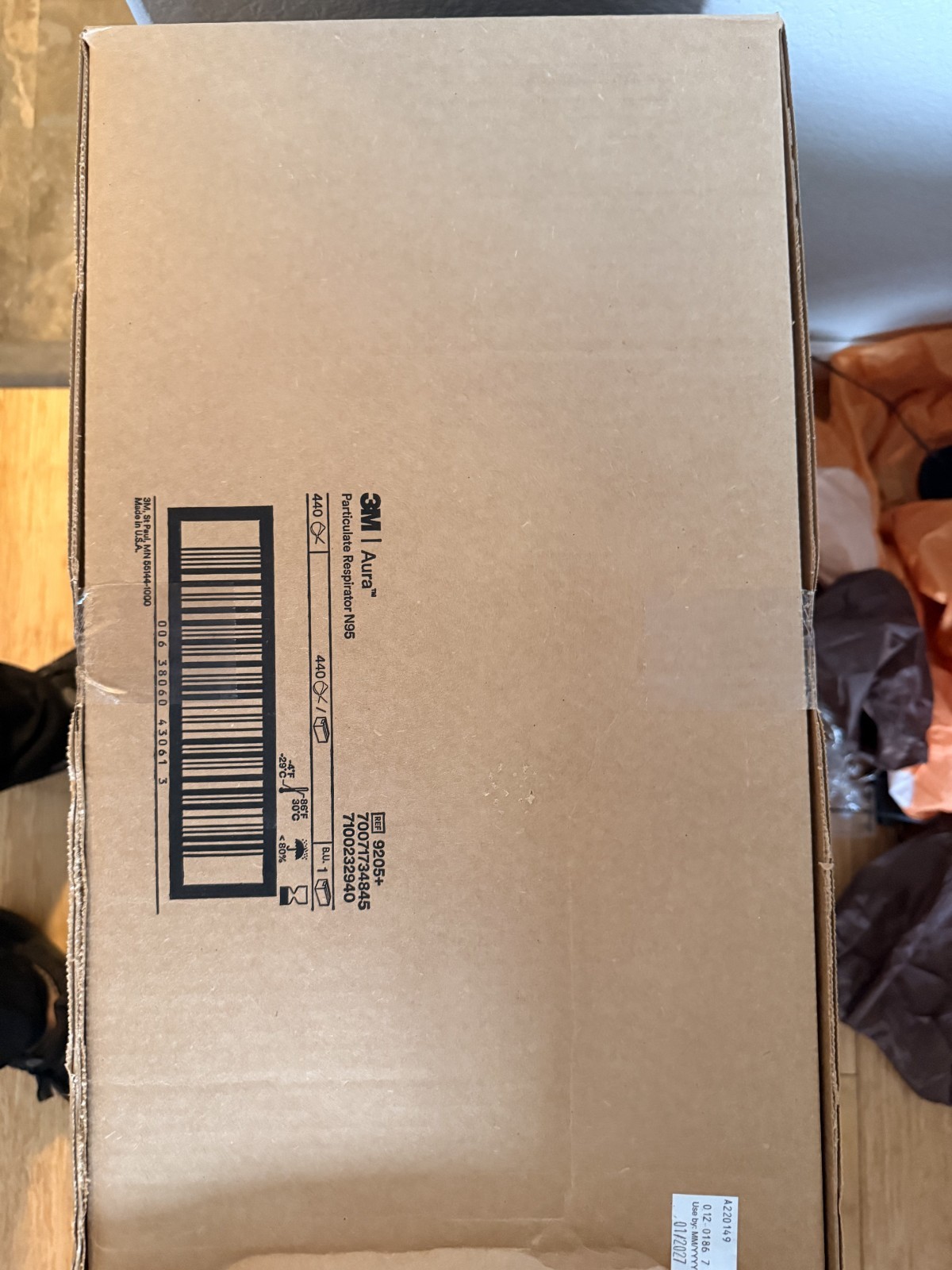 Case of 440 3M Aura N95 1870+ Respirator and Surgical Face Masks, Exp. 2027-01