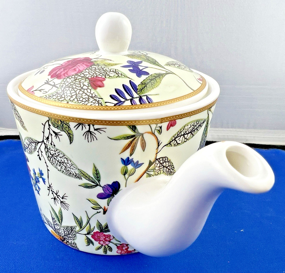 WILLIAM KILBURN Fine China 26oz Teapot Gift Boxed NEW UNUSED